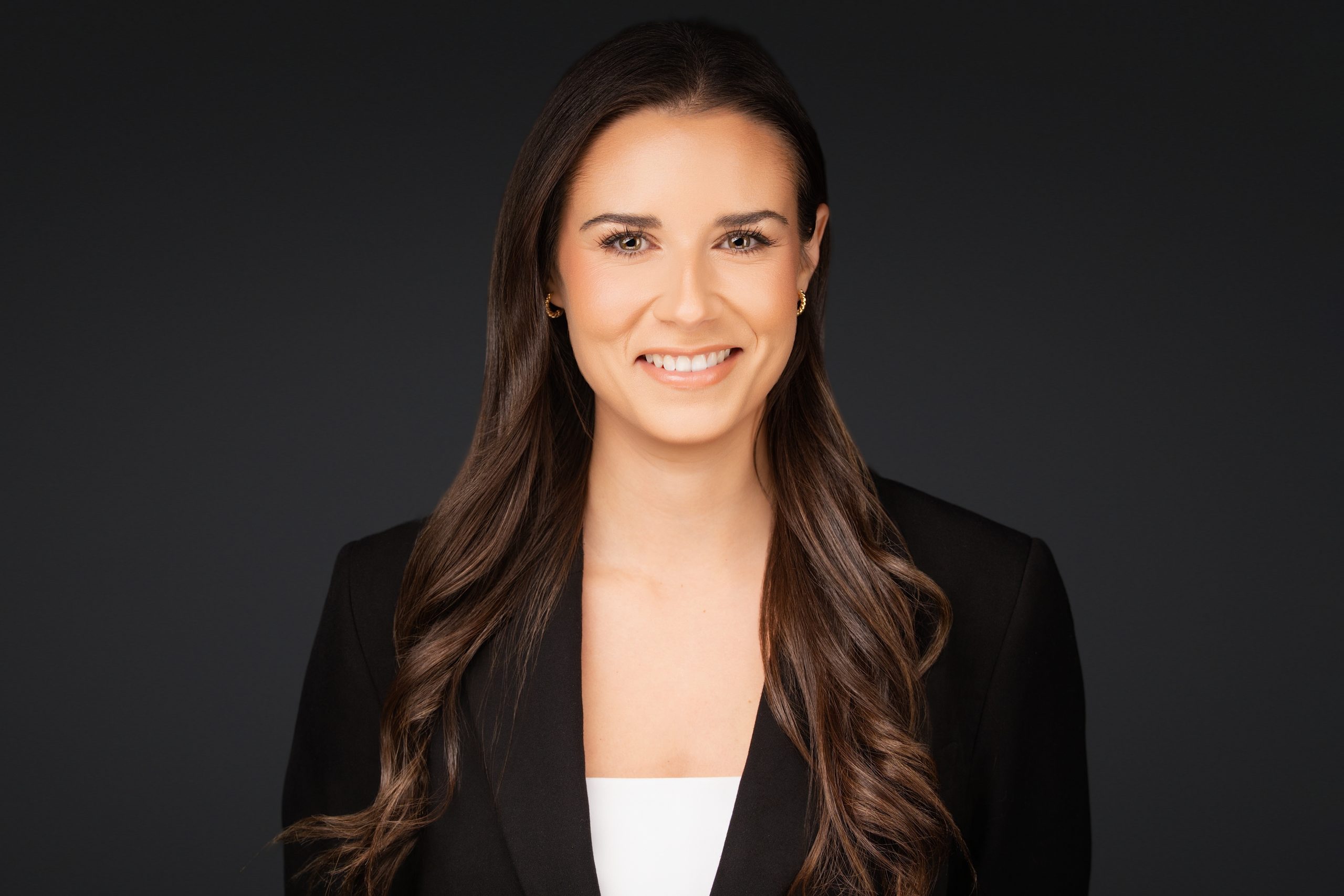 Corporate headshot photographer in Edmonton for business professionals